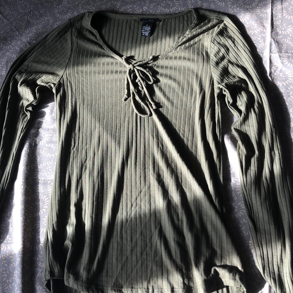 Green tie up long sleeve